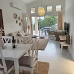 וילה Casa Nola Elegant Modern Bungalow, Pool & Sea Location, Paphos *