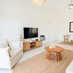 Casa Nola Elegant Modern Bungalow, Pool & Sea Location, Paphos ヴィラ