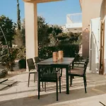 Casa Nola Elegant Modern Bungalow, Pool & Sea Location, Paphos Klorakas