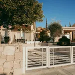 Casa Nola Elegant Modern Bungalow, Pool & Sea Location, Paphos