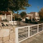 Casa Nola Elegant Modern Bungalow, Pool & Sea Location, Paphos ヴィラ