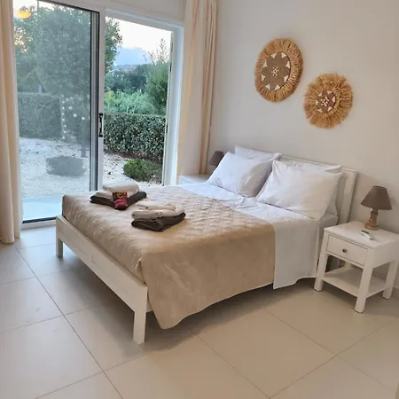 And Nest Casa Nola Elegant Modern Bungalow, Pool & Sea Location, Paphos