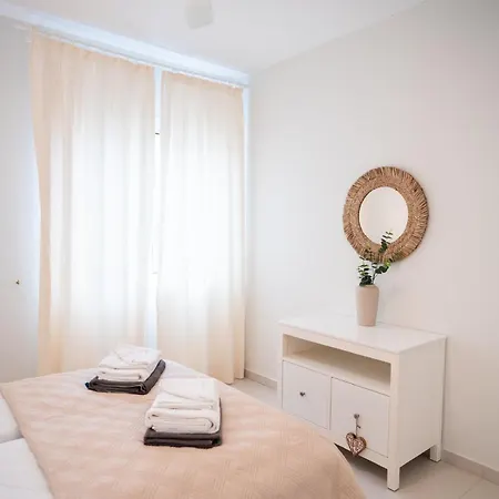 Vila Casa Nola Elegant Modern Bungalow, Pool & Sea Location, Paphos