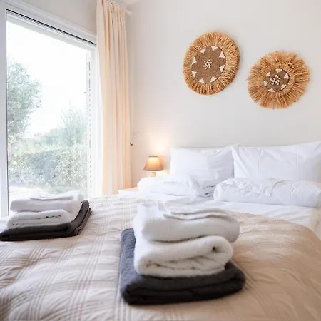 Casa Nola Elegant Modern Bungalow, Pool & Sea Location, Paphos וילה Klorakas