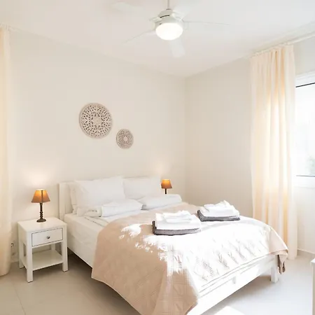 Casa Nola Elegant Modern Bungalow, Pool & Sea Location, Paphos
