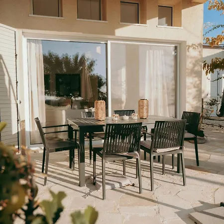 Casa Nola Elegant Modern Bungalow, Pool & Sea Location, Paphos * Klorakas