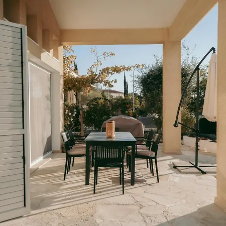 וילה Casa Nola Elegant Modern Bungalow, Pool & Sea Location, Paphos