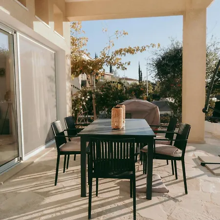 Casa Nola Elegant Modern Bungalow, Pool & Sea Location, Paphos Vila Klorakas