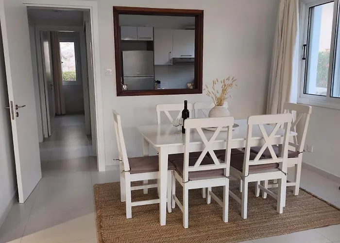 And Nest Casa Nola Elegant Modern Bungalow, Pool & Sea Location, Paphos Vila *