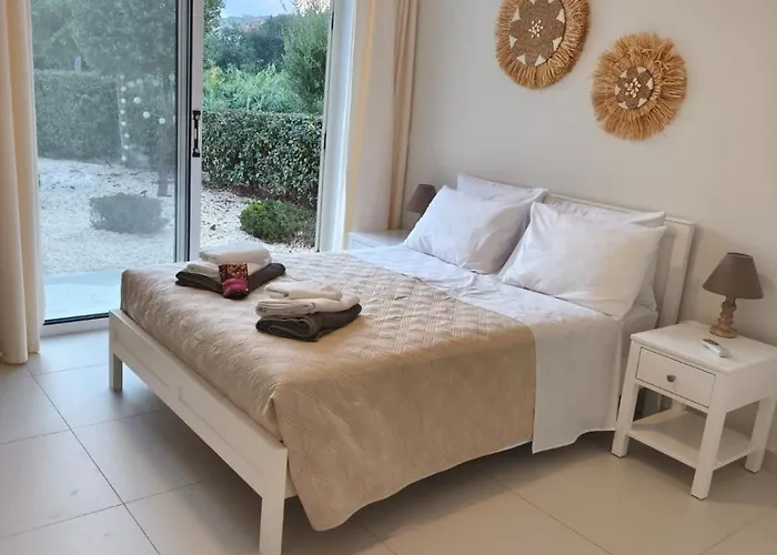 And Nest Casa Nola Elegant Modern Bungalow, Pool & Sea Location, Paphos