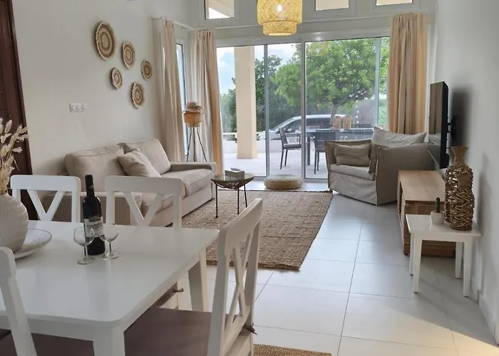 Vila And Nest Casa Nola Elegant Modern Bungalow, Pool & Sea Location, Paphos *